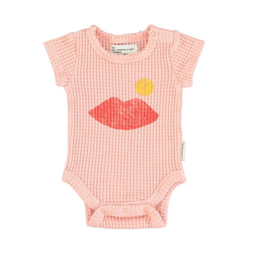 Romper met korte mouwen - Lichtroze met lippen